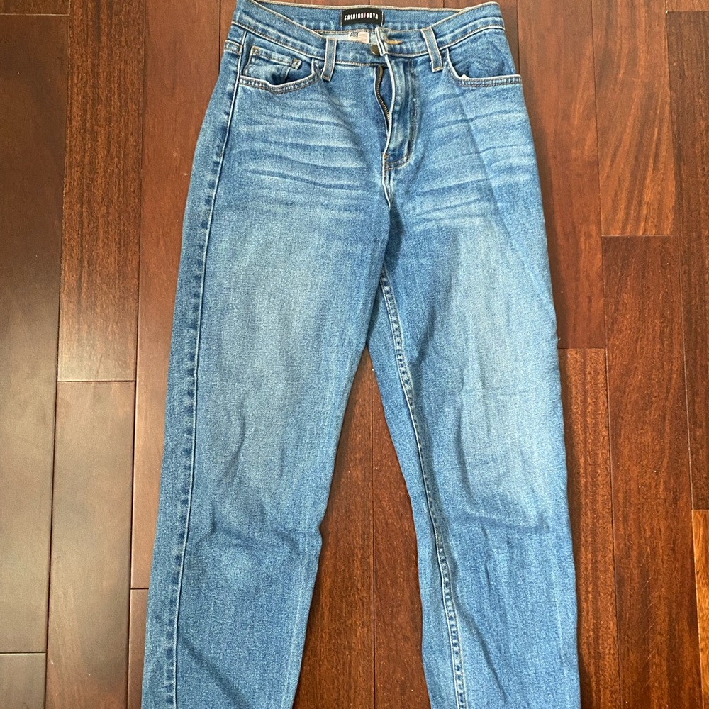 Fashionnova mom jeans